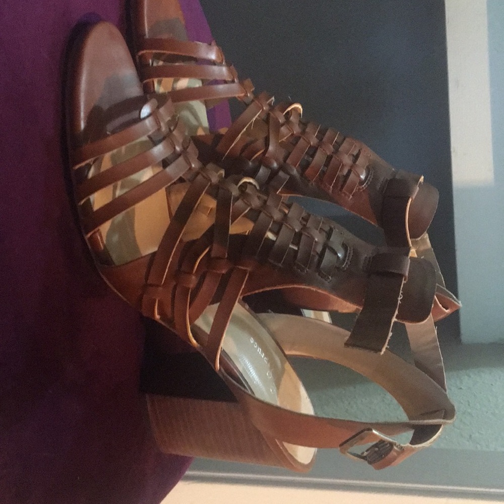 Market and Spruce heels size 9.5